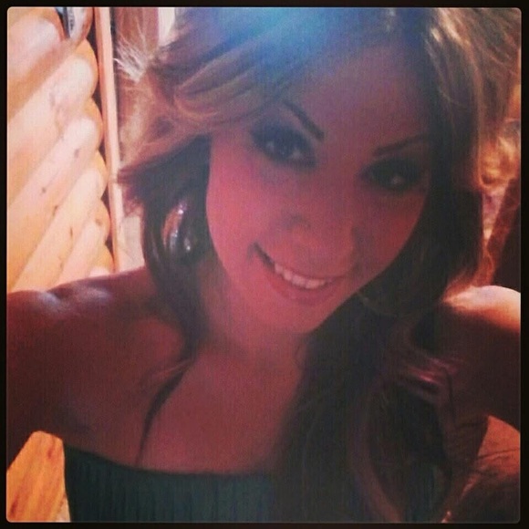 Meet your Posher, Katie - Picture 2 of 2